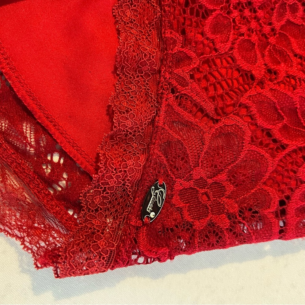 Guess Women Lace Red Dress with Metallic Brand Tag ( Guess) V-Neck 3/4 Sleeves - Picture 11 of 15